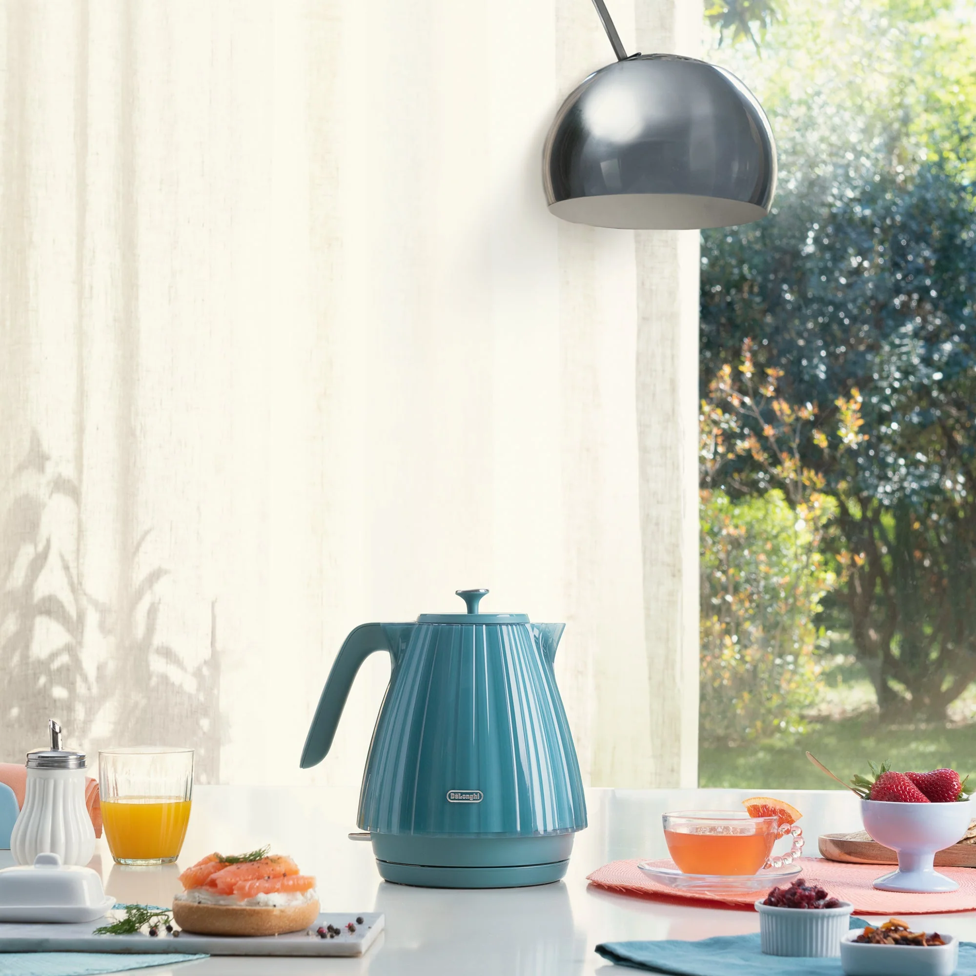 Delonghi KBD3001.GR Laguna Green Ballerina Kettle - Image 4