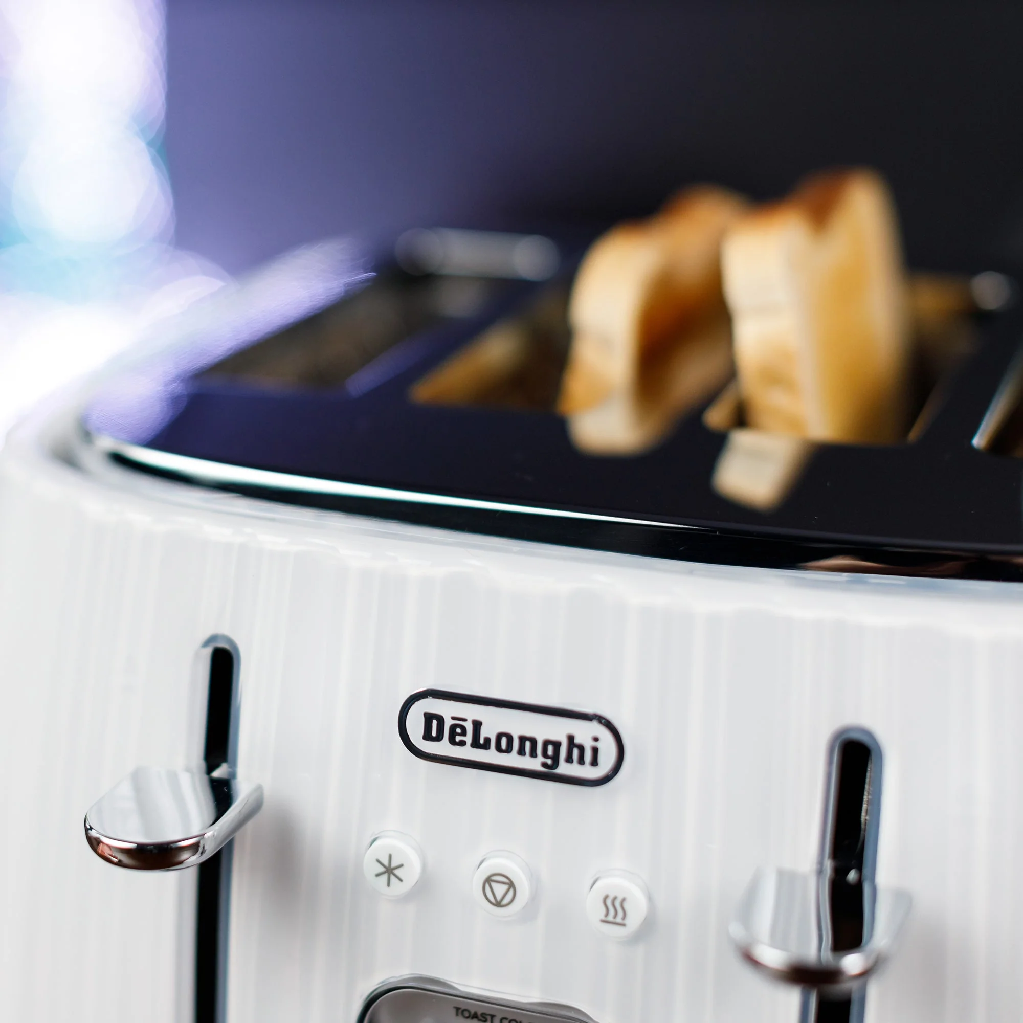 Delonghi CTD4003.W Furnace White Ballerina 4 Slice Toaster - Image 6