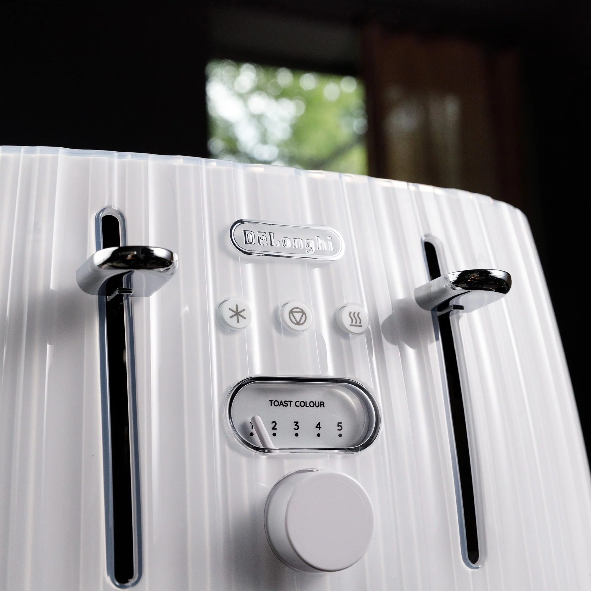 Delonghi CTD4003.W Furnace White Ballerina 4 Slice Toaster - Image 8